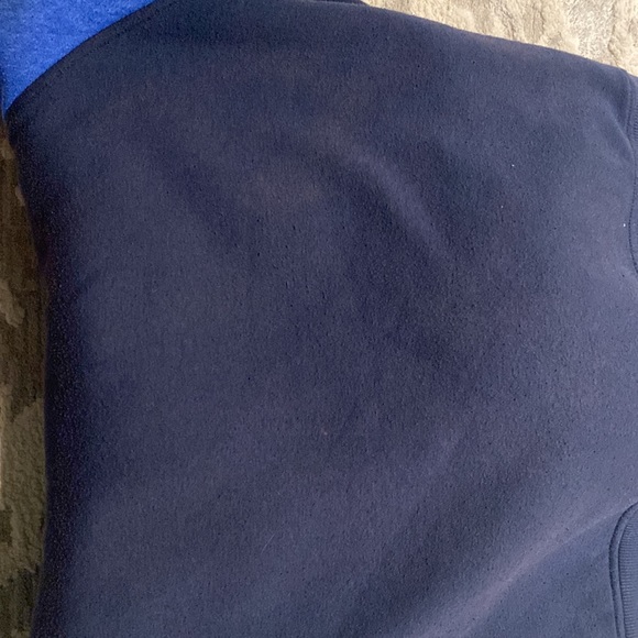 Used warm hoodie size 14-16 with zipper - Picture 7 of 7